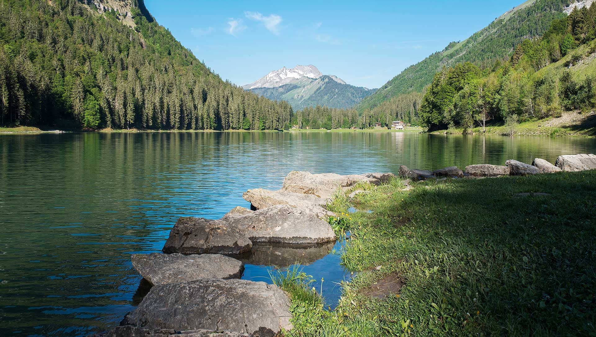 Découvrir le Chablais : Un Écrin de Beauté entre Lac et Montagne: