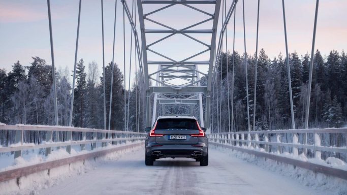 Volvo V60 Cross-Country - Classe-Affaires VTC - Haute-Savoie Volvo V60 Cross-Country - Classe-Affaires VTC - Haute-Savoie